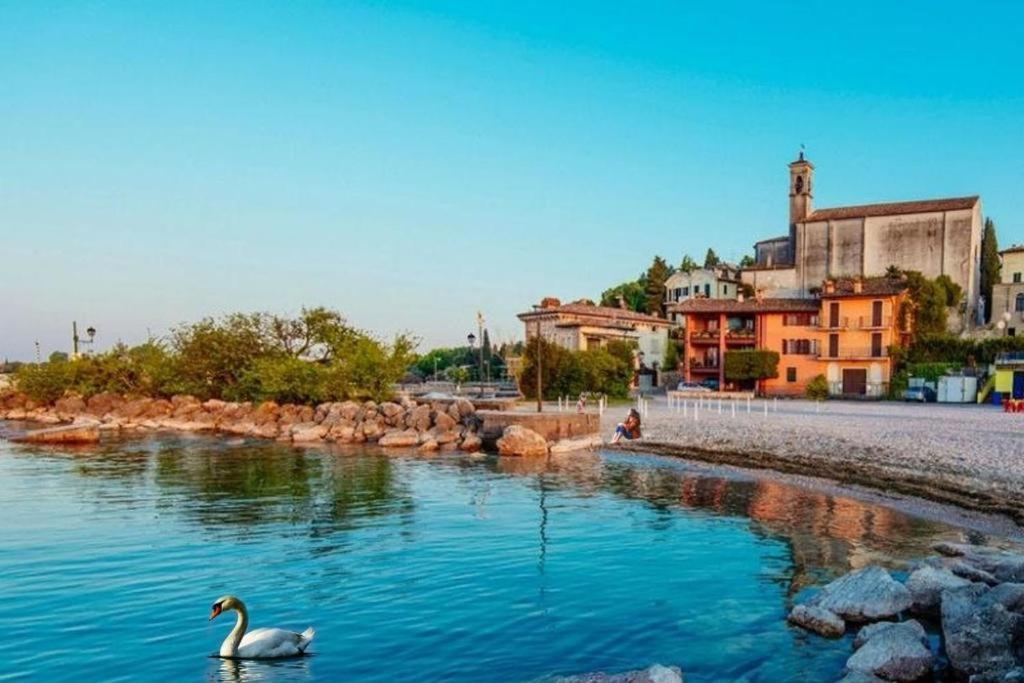 Appartamento Casa Vacanze Spiaggia D'Oro Десенцано дел Гарда Екстериор снимка