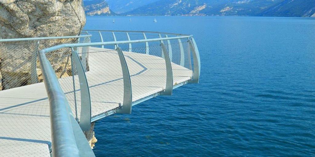 Appartamento Casa Vacanze Spiaggia D'Oro Десенцано дел Гарда Екстериор снимка