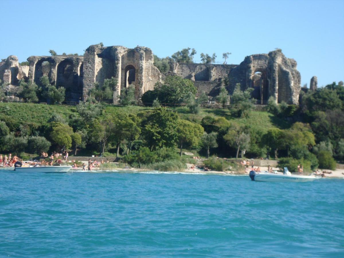 Appartamento Casa Vacanze Spiaggia D'Oro Десенцано дел Гарда Екстериор снимка