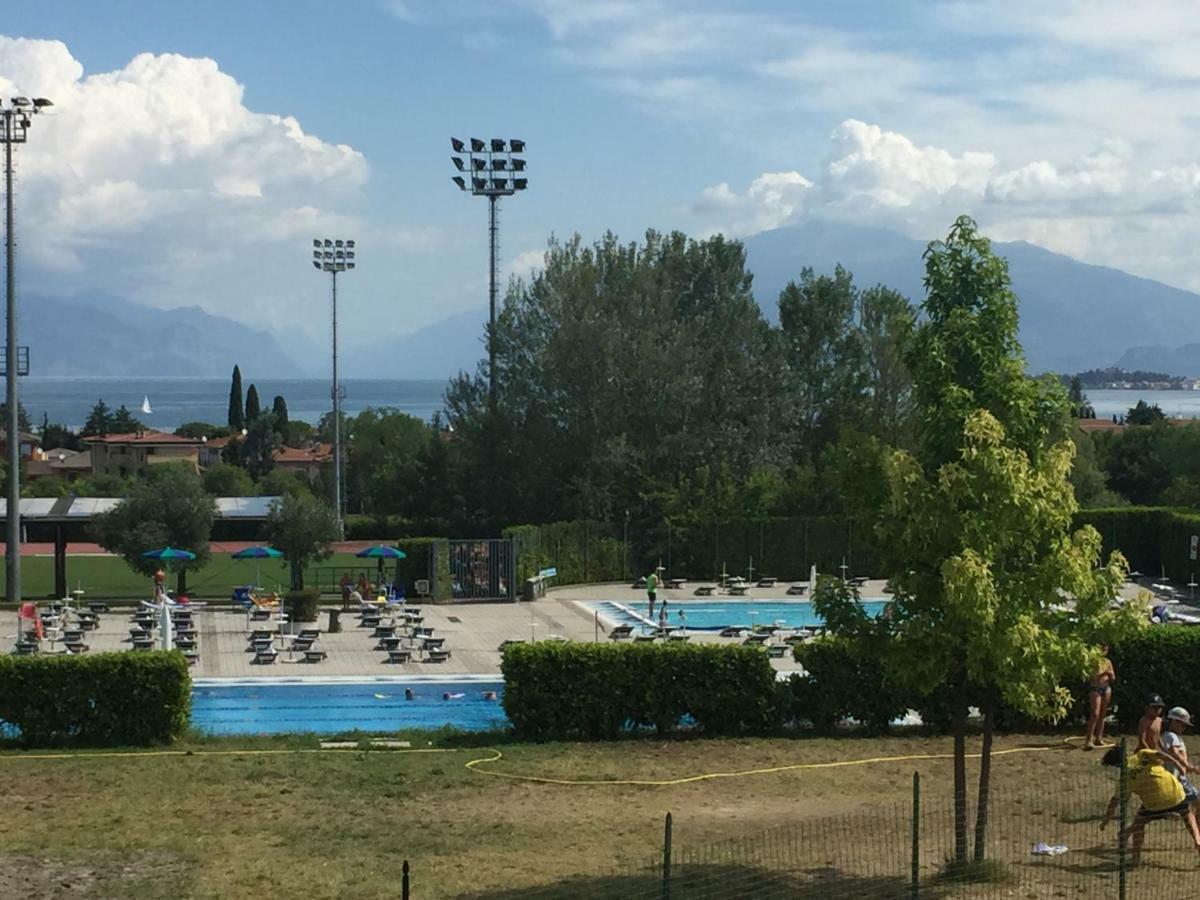 Appartamento Casa Vacanze Spiaggia D'Oro Десенцано дел Гарда Екстериор снимка